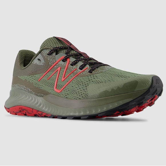 New Balance Other - NEW BALANCE DynaSoft Nitrel v5 MTNTR
Unisex Olive Green/Olive Green New Size 9